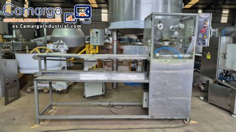 Selladora autom�tica Engemaq para tarros, botellas y vasos con cierre de pl�stico, 900 tarros por hora.