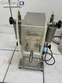 Llenadora volum�trica de sobremesa de acero inoxidable con 2 boquillas Quality Machines