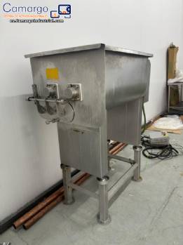 Mezcladora de carne de doble cuchilla de acero inoxidable Frigomaq de 300 litros