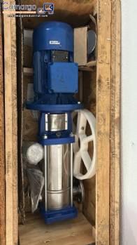 Bomba centr�fuga vertical multietapa