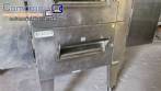 Horno transportador Lincoln de acero inoxidable para hornear galletas y pizza.