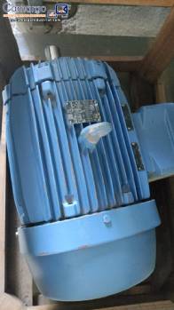 Motor el�ctrico WEG de 8 polos, 12,5 CV, 873 rpm
