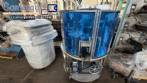 M�quina autom�tica rotativa de dosificaci�n y sellado para vasos, tarros y botellas, Milainox MB-1
