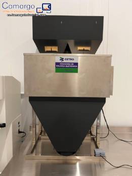 Dosificadora y pesadora automática Cetro con 2 básculas, capacidad de 2 a 10 kg, hasta 40 paquetes por minuto. Dosificadora y pesadora automática Cetro con 2 básculas, capacidad de 2 a 10 kg, hasta 40 paquetes por minuto.