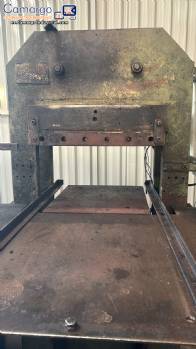 Prensa hidráulica para caucho de 500 x 500 mm con pistón de 400 mm Prensa hidráulica para caucho de 500 x 500 mm con pistón de 400 mm